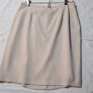Chaus Women's Cream Pencil Skirt